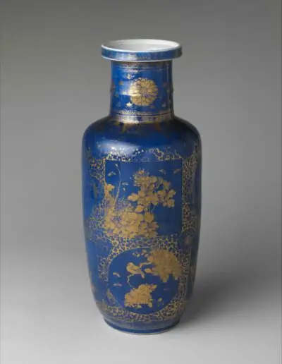 Vase décoré de fleurs, d'oiseaux et de poèmes, 1709. Dynastie Qing (1644-1911), marque et période Kangxi (1662-1722)
