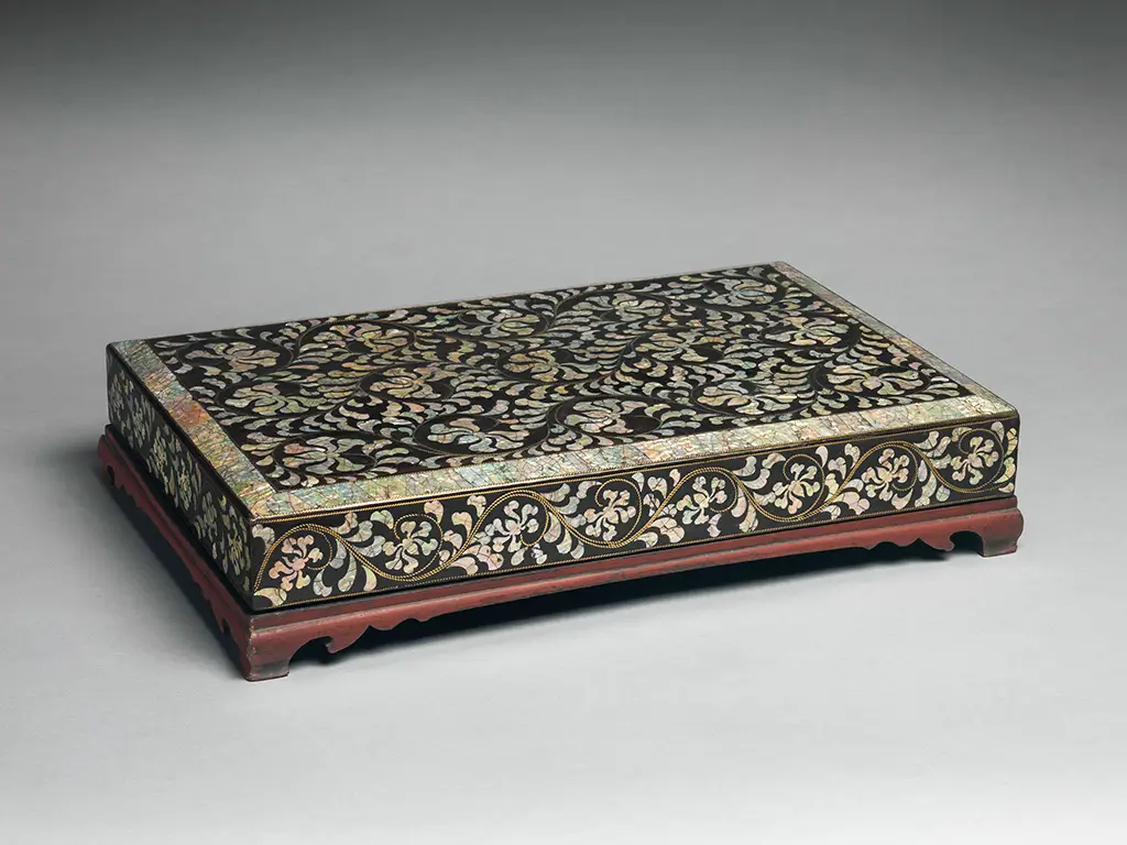 Coffret à papeterie décoré de rinceaux de pivoines_1 Art Asiatique