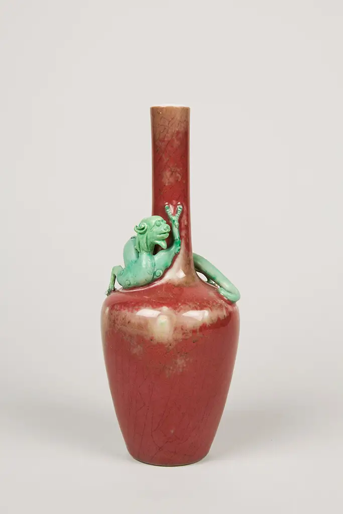 Vase Chinois avec dragon enroulé de la Dynastie Qing Vase Chinois Dynastie Tang