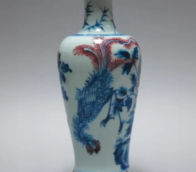 Vase avec Phénix et Pivoines, dynastie Qing