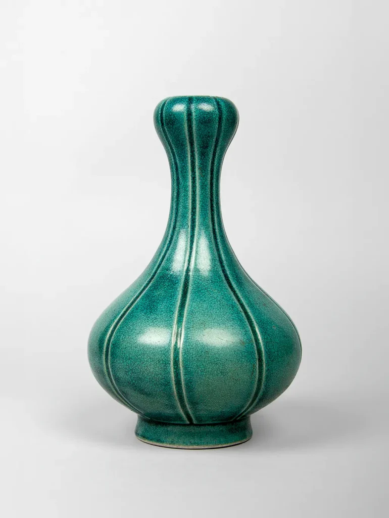 Vase bouteille lobé